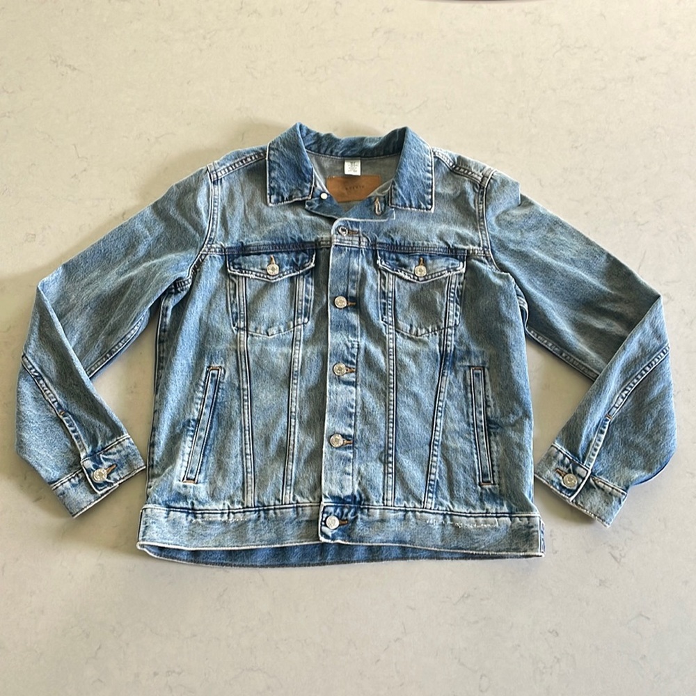H&M light denim button up jean jacket (Womens size 12)- new w/out tags